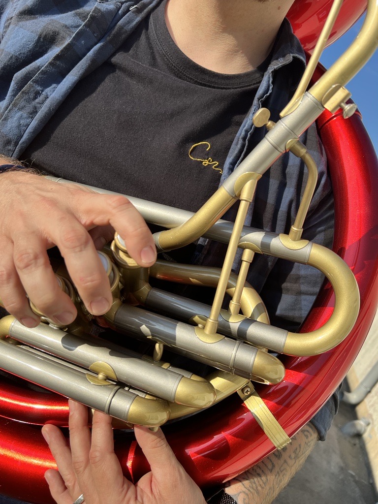 Soubassophone personnalisé en prestation